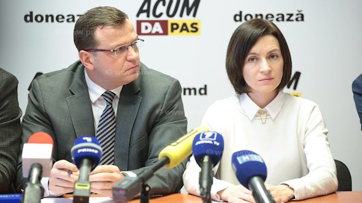 Photo of „Nu știu cine și ce poezii dedică”. Sandu, despre versurile pe care le-a publicat Năstase pe Facebook