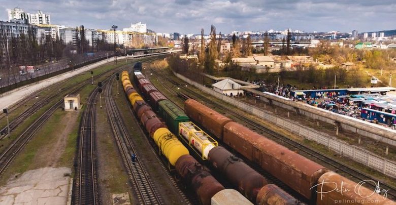 Photo of Cu trenul prin țară: 233 km de cale ferată din tronsonul – Bender-Basarabeasca-Etulia-Giurgiulești – vor fi reabilitați