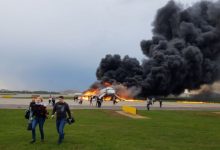Photo of foto, video | Imagini terifiante cu avionul care a luat foc pe Aeroportul Șeremetievo. 13 oameni, printre decedați și dispăruți