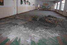 Photo of foto | O bucată de tavan al unui gimnaziu din Bălți s-a prăbușit în mijlocul holului instituției