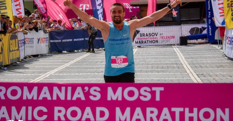 Photo of foto | Primul la linia de finiș. Un moldovean a câștigat Maratonul Internațional Brașov 