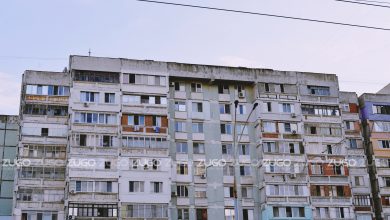 Photo of Alertă în capitală: Un tânăr de 21 de ani ar fi vrut să sară în gol de la etajul 9 al unui bloc de locuit
