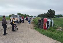Photo of foto | Accident în raionul Telenești: Un microbuz cu șase persoane s-a răsturnat, iar un minor a fost transportat la spital