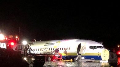 Photo of video | Un avion cu 143 de persoane la bord a aterizat într-un râu. Cel puțin 21 de pasageri, răniți