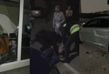 Photo of foto, video | Un chișinăuian a vandalizat 3 mașini și un oficiu, după care a rugat polițiștii să-l elibereze pentru a sărbători Blajinii