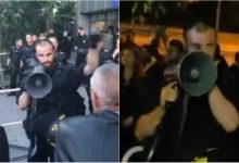 Photo of video | Scrutin cu lacrimi: Un polițist german începe a plânge când zeci de români îi mulțumesc pentru că i-a ajutat să voteze
