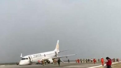 Photo of video | Stres pentru pasagerii unui avion după ce șasiul s-a defectat: La bord se aflau peste 80 de persoane