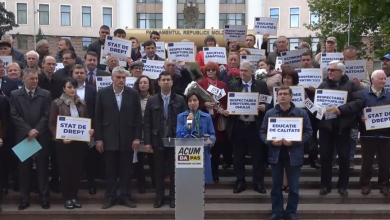 Photo of video | Blocul ACUM, în fața Parlamentului. Maia Sandu: 9 mai a fost ultima zi de război, dar nu şi prima zi de pace