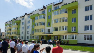 Photo of Aproximativ 1700 de moldoveni au primit locuințe sociale. Încă 700 de oameni vor avea propriul cuibușor până la sfârșitul anului