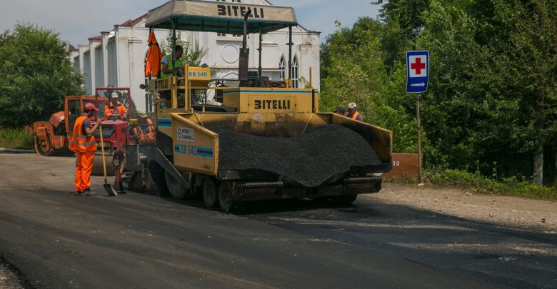 Photo of De trei ani, drumul Hîncești – Lăpușna zace reparat pe jumătate. Compania responsabilă de lucrări va fi penalizată