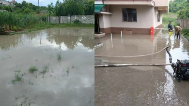 Photo of foto | Gospodăriile moldovenilor, inundate după ploile de ieri. Salvatorii au intervenit pentru a extrage apa din beciuri și subsoluri