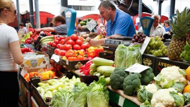 Photo of Cumpărătorii, șocați de prețurile la fructe și legume: „Dintr-o pensie de 1350 de lei cum să trăieşti?”