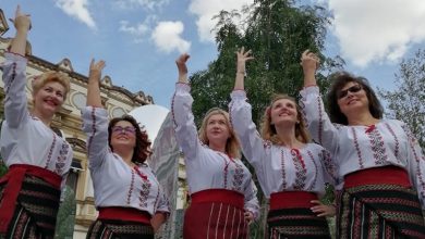 Photo of foto | Au ieșit în Piața Roșie în catrințe și în ii. Cum au marcat Ziua Portului Popular angajatele de la Ambasada Moldovei la Moscova?