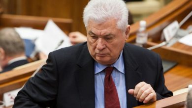 Photo of Alianța dintre PSRM și ACUM, criticată de Voronin: Ce iese când se unește șarpele cu ariciul? Doi metri de sârmă ghimpată