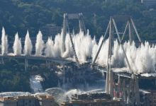 Photo of video | Rămășițele Podului Morandi din Genova, aruncate în aer de o explozie. Aici, anul trecut, au murit 43 de oameni