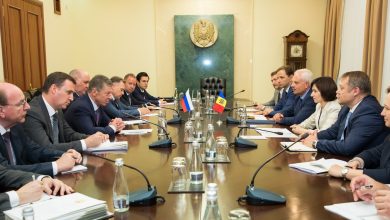 Photo of Prim-ministra Maia Sandu a avut o întrevedere cu vicepremierul rus, Dmitri Kozak. Despre ce au discutat cei doi?