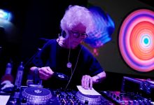 Photo of video | Atunci când vârsta este doar un număr. O femeie de 80 de ani – cea mai cool DJ-iță din Polonia