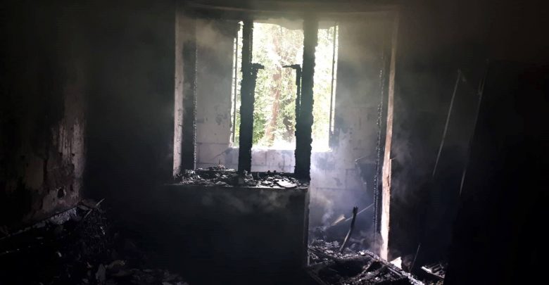 Photo of foto, video | Un apartament de pe strada Muncești, cuprins de flăcări. Cel puțin 7 persoane au avut nevoie de îngrijiri medicale