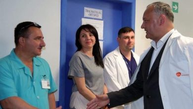 Photo of „În pofida remunerării neadecvate, munciți zilnic cu jertfire de sine”. Igor Dodon a felicitat toate cadrele medicale cu ziua profesională