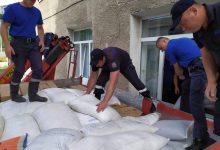 Photo of foto | Salvatorii au transportat saci cu produse la Otaci. Ajutorul umanitar urmează să fie împărțit sinistraților