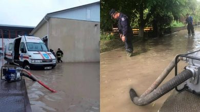 Photo of foto | La Căușeni, poți trece strada doar pe catalige. IGSU, din nou la datorie pentru a pompa apa de pe străzi, din curți și subsoluri