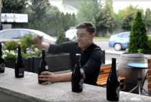 Photo of video | Vrea să înscrie numele său și a vinului moldovenesc în Cartea Guinness. Un sommelier autohton și-a propus să bată două recorduri mondiale