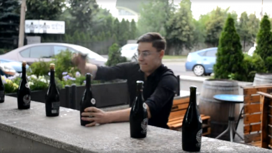 Photo of video | Vrea să înscrie numele său și a vinului moldovenesc în Cartea Guinness. Un sommelier autohton și-a propus să bată două recorduri mondiale