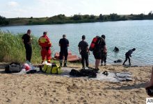 Photo of Tragedie la Cahul. Un bărbat s-a scufundat cu tot cu barcă după ce a rămas blocat cu piciorul într-o gaură a vasului