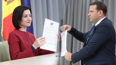 Photo of video | Neagă că-și încalcă propriul angajament. Sandu și Năstase refuză să recunoască o coaliție cu PSRM, dar vor ca socialiștii să semneze că le vor vota propunerile