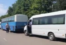 Photo of video | Zeci de autocare, parcate la Stăuceni. Protestatarii s-ar îndrepta spre centrul capitalei