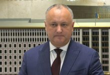 Photo of video | Igor Dodon face declarații de presă în Parlament: „Cei din Partidul Democrat nu vor să transmită în mod pașnic puterea”