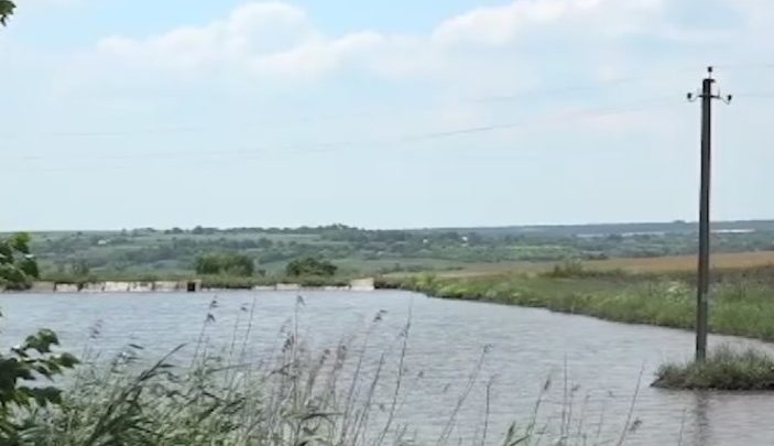 Photo of Pescuit cu final tragic. Un bărbat din Drochia a murit electrocutat după ce undița sa a atins firele de înaltă tensiune