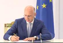 Photo of video | Filip a semnat decretul de dizolvarea a Parlamentului. Pe 6 septembrie ar putea fi organizate alegeri anticipate
