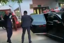 Photo of video | Filip a fost aplaudat de manifestanții din fața sediului Companiei „Teleradio Moldova”, după ce a participat la o emisiune de la Moldova 1