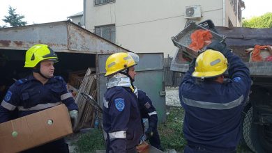 Photo of Locatarii blocului avariat de la Otaci și-au recuperat o parte din bunuri. Oamenii au acces în interior doar însoțiți de salvatori