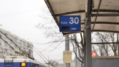 Photo of Schimbări îmbucurătoare pentru chișinăuieni. 50 de panouri digitale și o aplicație inteligentă vor arăta în curând cât timp trebuie să mai aștepți transportul în stație