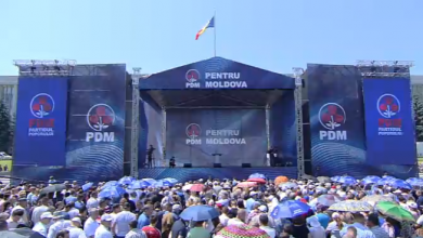 Photo of UPDATE, live | Manifestanții adoptă o rezoluție a „Marii Adunări Naționale”. Oamenii pornesc spre președinție