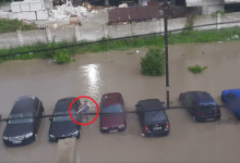 Photo of foto, video | O noapte cu ploi a transformat Chișinăul într-un lac imens. Unii șoferi au intrat în mașini pe geam