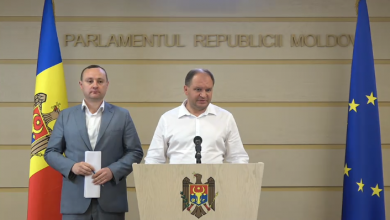 Photo of video | Deputații PSRM și ACUM răspund invitației repetate a PD de a se așeza la masa de discuții: Să elibereze instituțiile statului