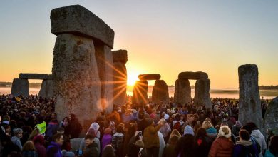 Photo of foto, video | Au venit să fie mai aproape de Mama Natură. 10.000 de oameni s-au reunit la Stonehenge să celebreze solstițiul de vară