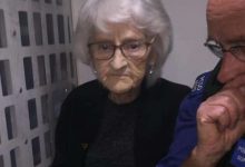Photo of Nu s-a abătut niciodată de la lege, dar a dorit să fie arestată. O femeie de 93 de ani din Marea Britanie a avut o zi de neuitat la secția de poliție
