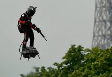 Photo of video | „Soldatul zburător” a încercat să traverseze Canalul Mânecii la bordul unui flyboard, pe care l-a inventat el însuși