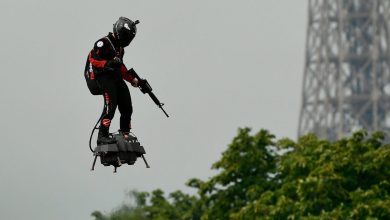 Photo of video | „Soldatul zburător” a încercat să traverseze Canalul Mânecii la bordul unui flyboard, pe care l-a inventat el însuși