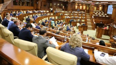 Photo of live | Deputații s-au adunat în Parlament pentru a-l demite pe procurorul Eduard Harunjen. Sîrbu: Nu înțeleg, de ce atâta grabă?!