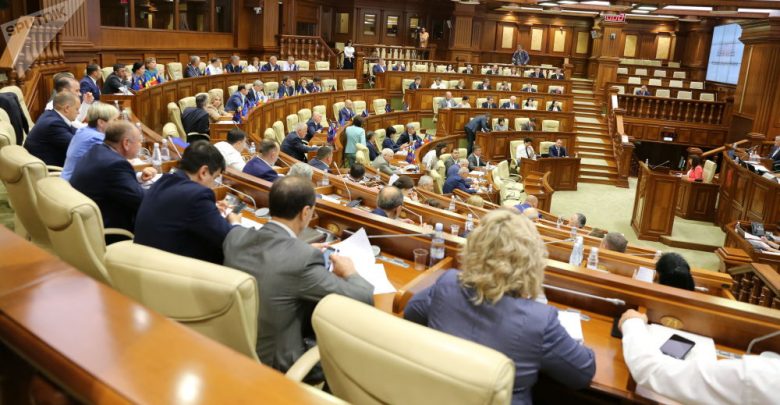 Photo of live | Deputații s-au adunat în Parlament pentru a-l demite pe procurorul Eduard Harunjen. Sîrbu: Nu înțeleg, de ce atâta grabă?!