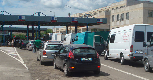 Photo of Punctele de trecere a frontierei, solicitate la greu în ultimele 24 de ore. Doar pe la Leușeni au trecut vama peste 11.000 de oameni