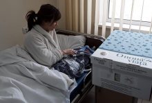 Photo of Guvernul a decis: În locul cutiilor-cadou primite în maternitate, mamele vor beneficia de indemnizații majorate