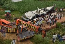 Photo of foto, video | Doliu în India: Cel puţin 29 de oameni au murit, iar alți 18 au fost răniţi într-un accident grav de autocar