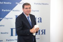 Photo of foto, video | Usatîi i-a transmis lui Slusari un hulub cu raportul Kroll 2 atârnat de picior: Am căutat pe Google Maps biroul, să nu ajungă la fereastra lui Tauber