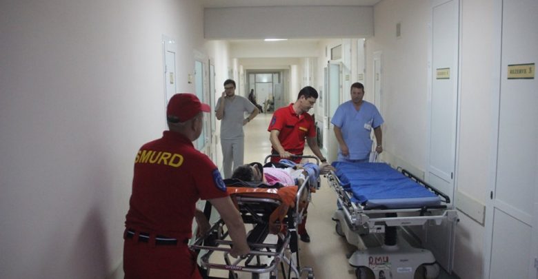 Photo of foto, video | Un moldovean rănit într-un accident în România, adus de SMURD la Chișinău. Bărbatul a fost internat la Institutul de Medicină Urgentă